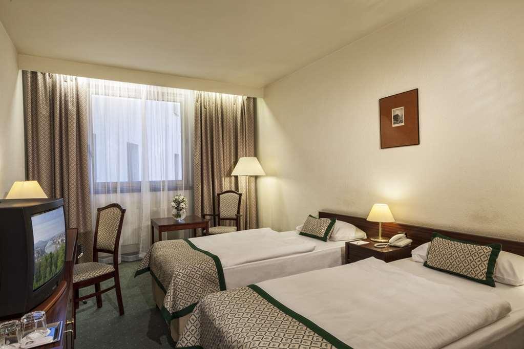 Danubius Hungaria Center 4* Будапешт