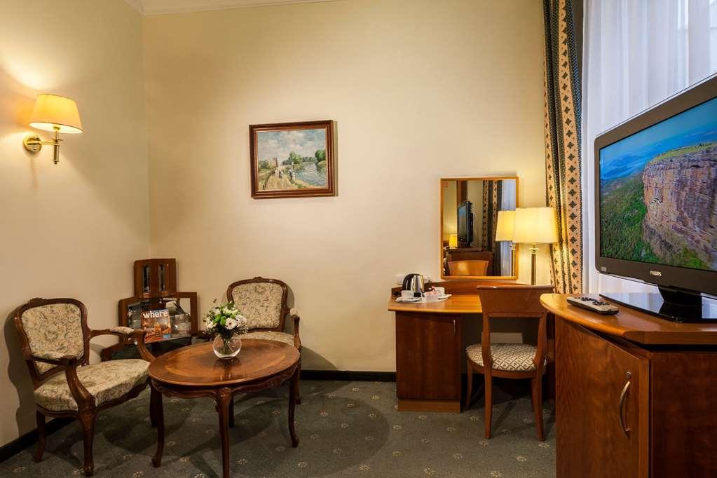Danubius Hungaria Center 4* Будапешт