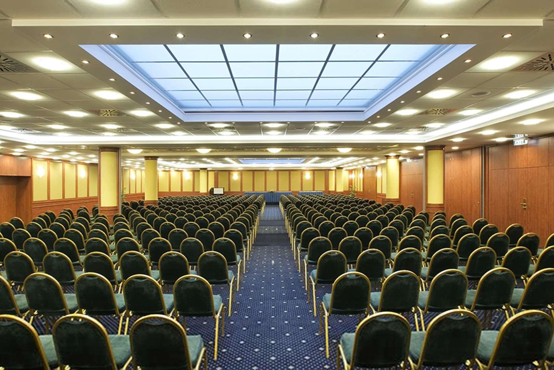 Danubius Hungaria Center Отель