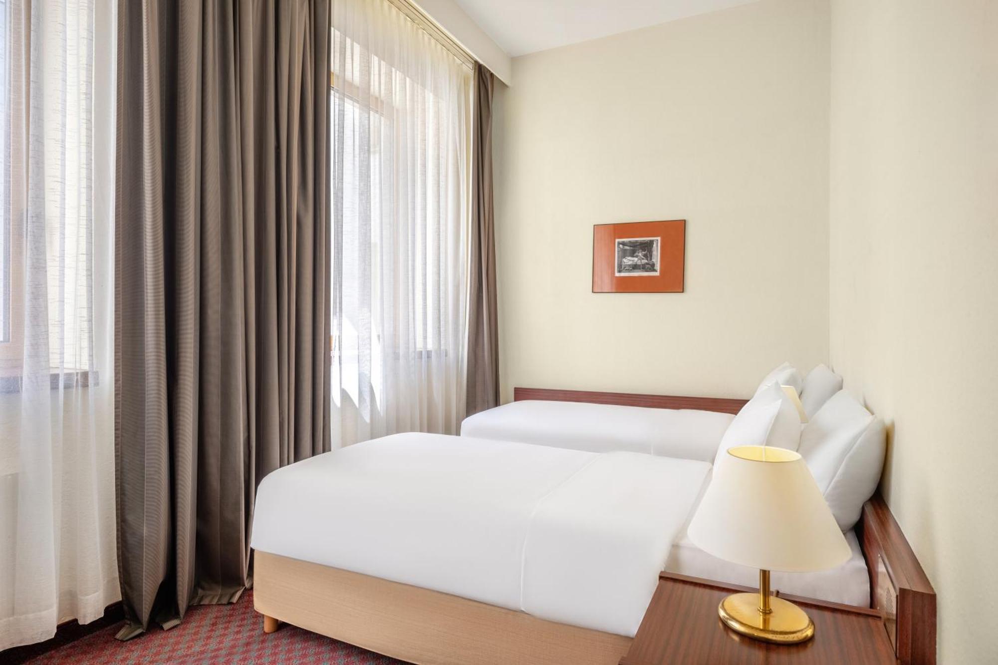 Danubius Hungaria Center 4* Будапешт